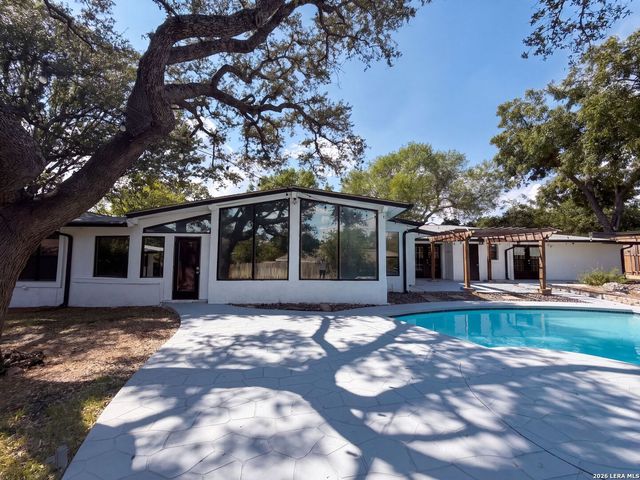 106 BRIARCLIFF DR, Castle Hills, TX 78213