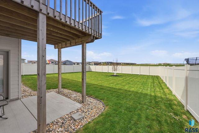 2305 S Sadie Ave Avenue, Sioux Falls, SD 57106