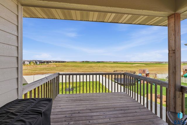 2305 S Sadie Ave Avenue, Sioux Falls, SD 57106