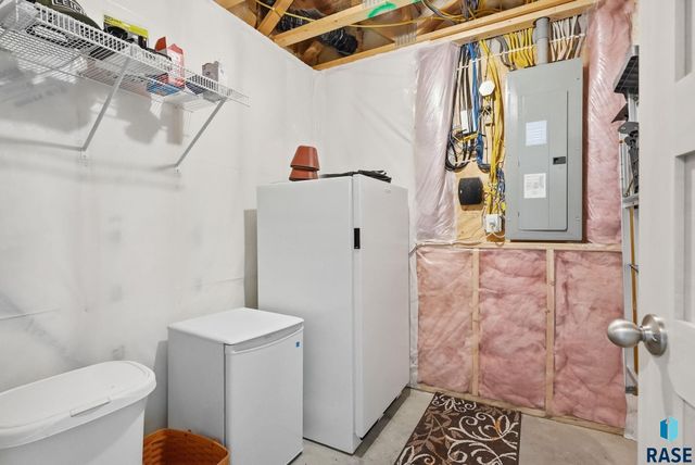 2305 S Sadie Ave Avenue, Sioux Falls, SD 57106