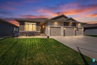 2305 S Sadie Ave Avenue, Sioux Falls, SD 57106