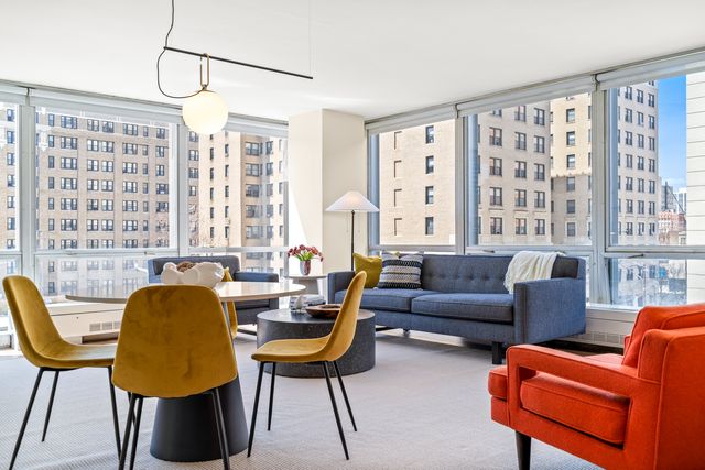 340 W Diversey Parkway 416, Chicago, IL 60657