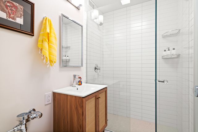 340 W Diversey Parkway 416, Chicago, IL 60657