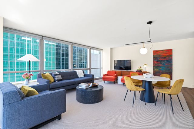 340 W Diversey Parkway 416, Chicago, IL 60657