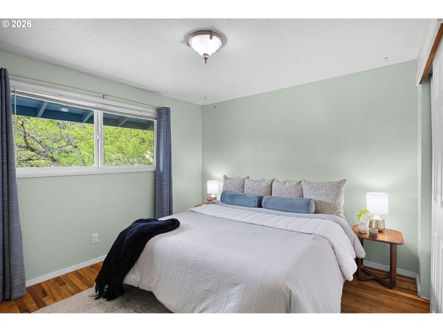 425 W 28TH Ave, Eugene, OR 97405