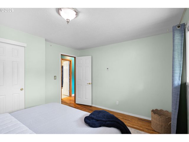 425 W 28TH Ave, Eugene, OR 97405