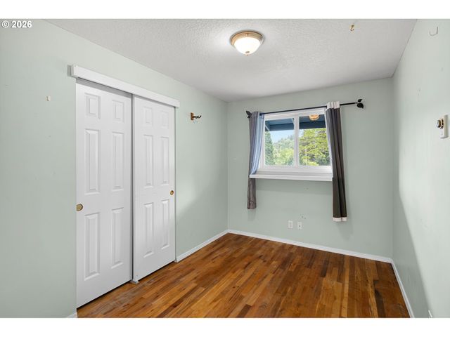 425 W 28TH Ave, Eugene, OR 97405