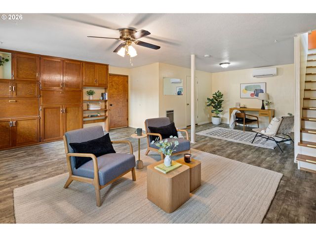 425 W 28TH Ave, Eugene, OR 97405
