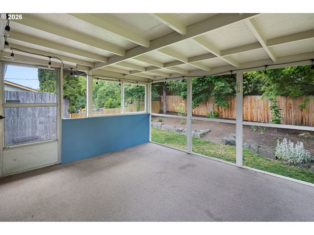 425 W 28TH Ave, Eugene, OR 97405