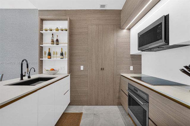 16001 Collins Ave 3402, Sunny Isles Beach, FL 33160