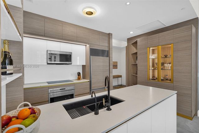 16001 Collins Ave 3402, Sunny Isles Beach, FL 33160