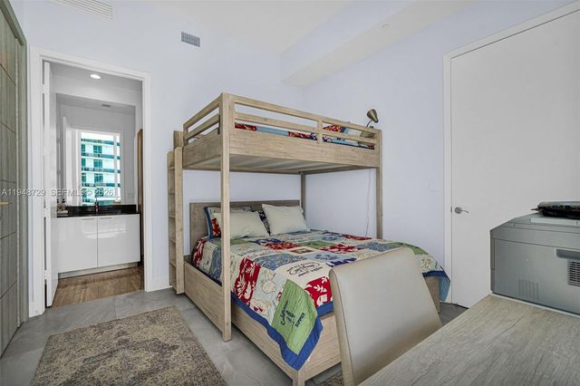 16001 Collins Ave 3402, Sunny Isles Beach, FL 33160