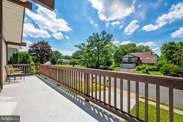 7804 MULBERRY BOTTOM LN, Springfield, VA 22153