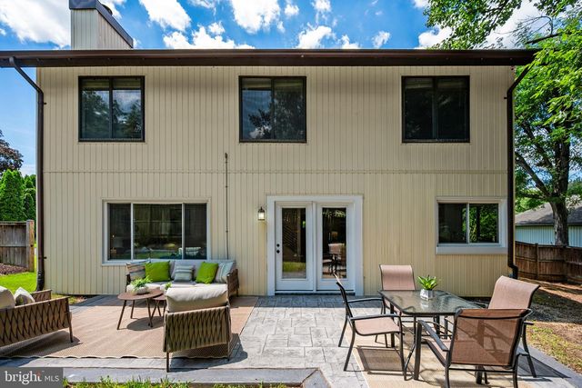 7804 MULBERRY BOTTOM LN, Springfield, VA 22153