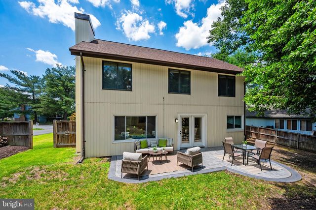 7804 MULBERRY BOTTOM LN, Springfield, VA 22153