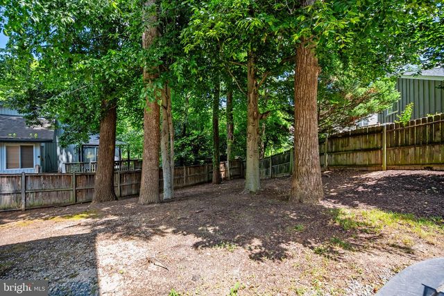 7804 MULBERRY BOTTOM LN, Springfield, VA 22153