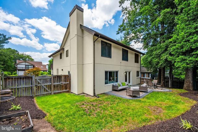 7804 MULBERRY BOTTOM LN, Springfield, VA 22153