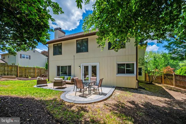 7804 MULBERRY BOTTOM LN, Springfield, VA 22153