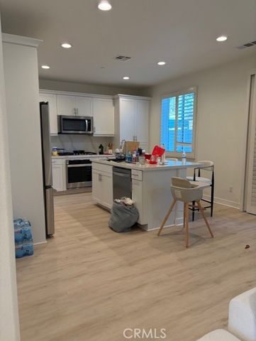 23201 W Canterbury, West Hills (los Angeles), CA 91307