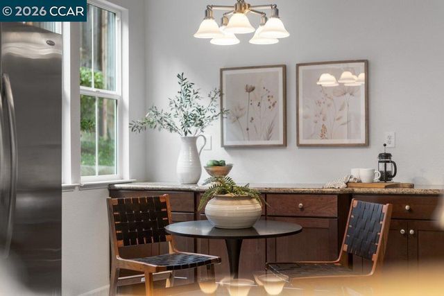 517 Falling Star Dr, Martinez, CA 94553