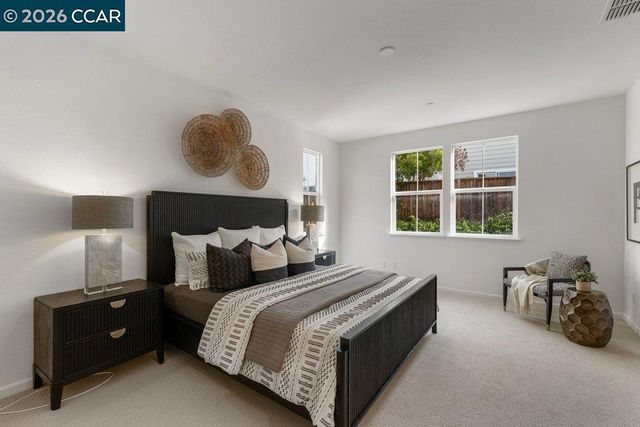 517 Falling Star Dr, Martinez, CA 94553