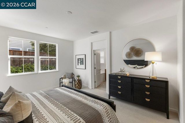 517 Falling Star Dr, Martinez, CA 94553