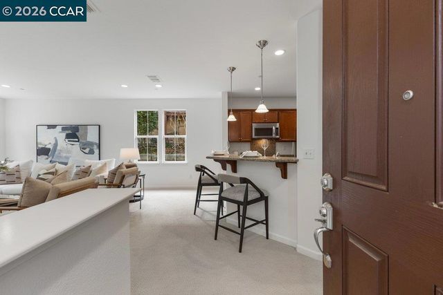 517 Falling Star Dr, Martinez, CA 94553