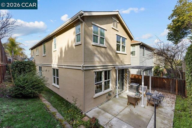 517 Falling Star Dr, Martinez, CA 94553