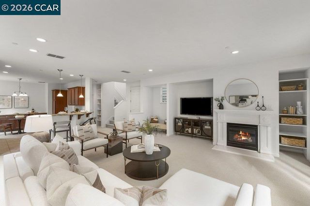 517 Falling Star Dr, Martinez, CA 94553