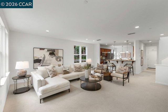 517 Falling Star Dr, Martinez, CA 94553