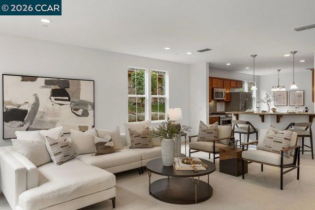 517 Falling Star Dr, Martinez, CA 94553