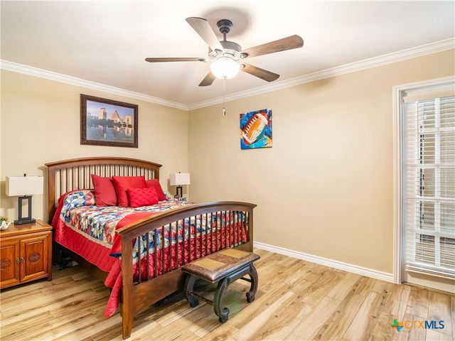 101 Hunters Glen Drive, San Marcos, TX 78666