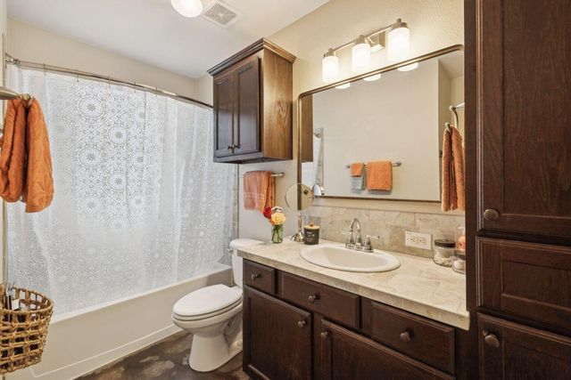 275 Starview RD, Fredericksburg, TX 78624