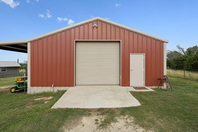 275 Starview RD, Fredericksburg, TX 78624