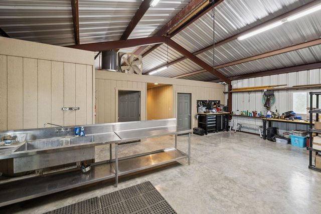 275 Starview RD, Fredericksburg, TX 78624