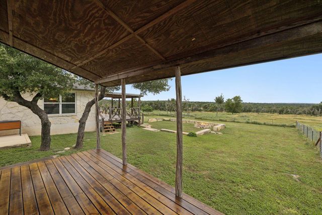 275 Starview RD, Fredericksburg, TX 78624