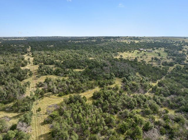 275 Starview RD, Fredericksburg, TX 78624