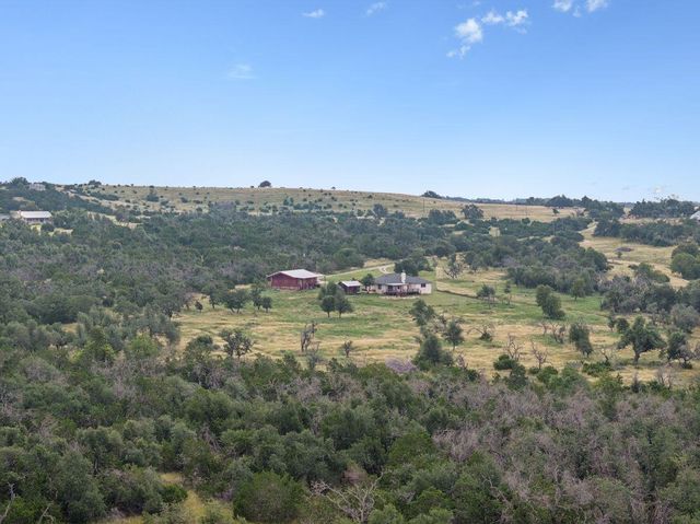 275 Starview RD, Fredericksburg, TX 78624