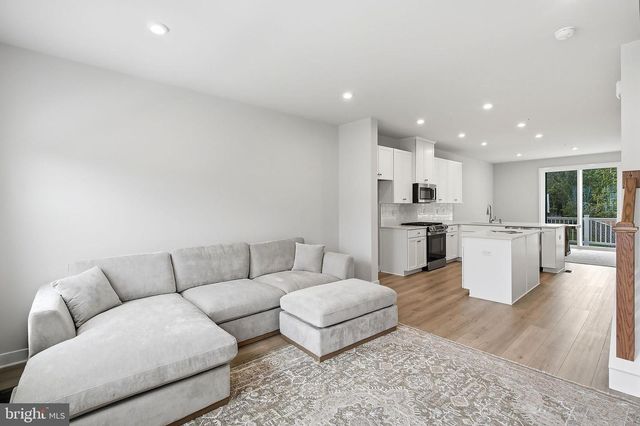 5 PELHAM LN, Bayville, NJ 08721