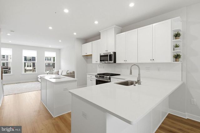 5 PELHAM LN, Bayville, NJ 08721
