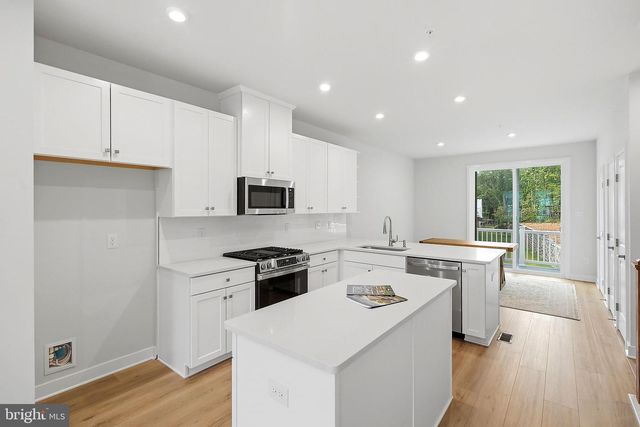 5 PELHAM LN, Bayville, NJ 08721