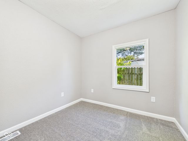 2636 Central Avenue, Anderson, IN 46016