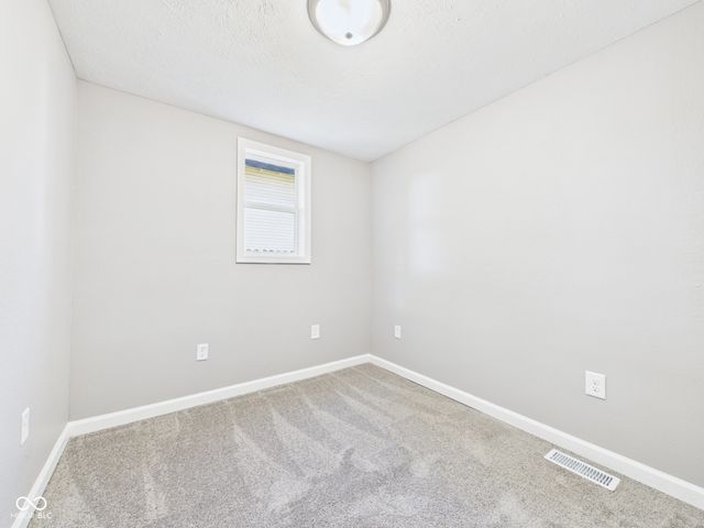 2636 Central Avenue, Anderson, IN 46016