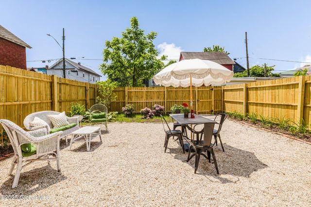 225 Robinson Street, Hudson, NY 12534