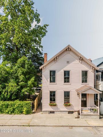 225 Robinson Street, Hudson, NY 12534