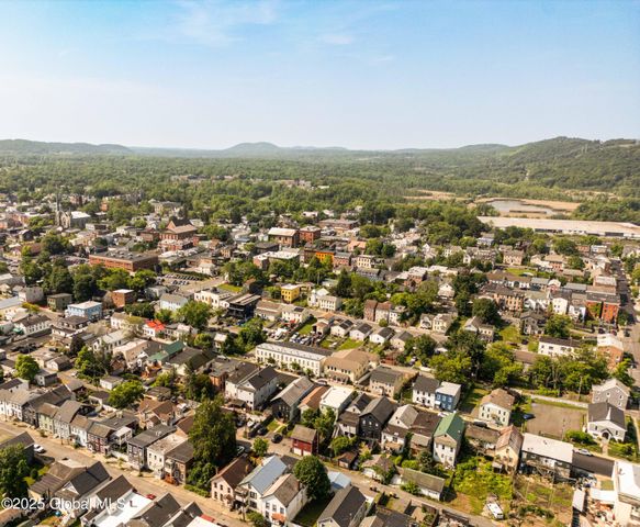 225 Robinson Street, Hudson, NY 12534