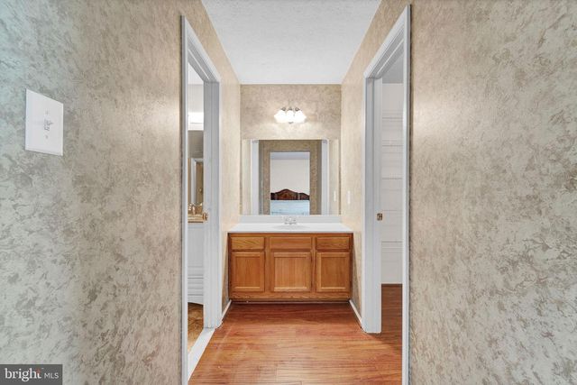 310 MOONSEED PL, Mount Laurel, NJ 08054