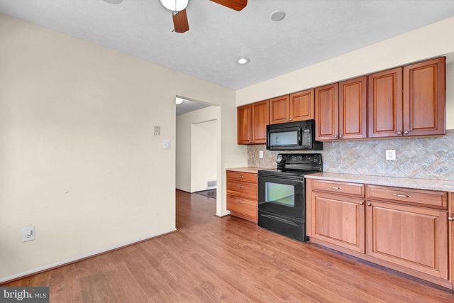 310 MOONSEED PL, Mount Laurel, NJ 08054