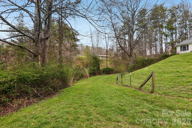 105 Baird Road, Mars Hill, NC 28754