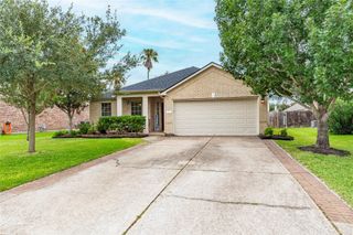 2113 Goldfinch Lane, League City, TX 77573